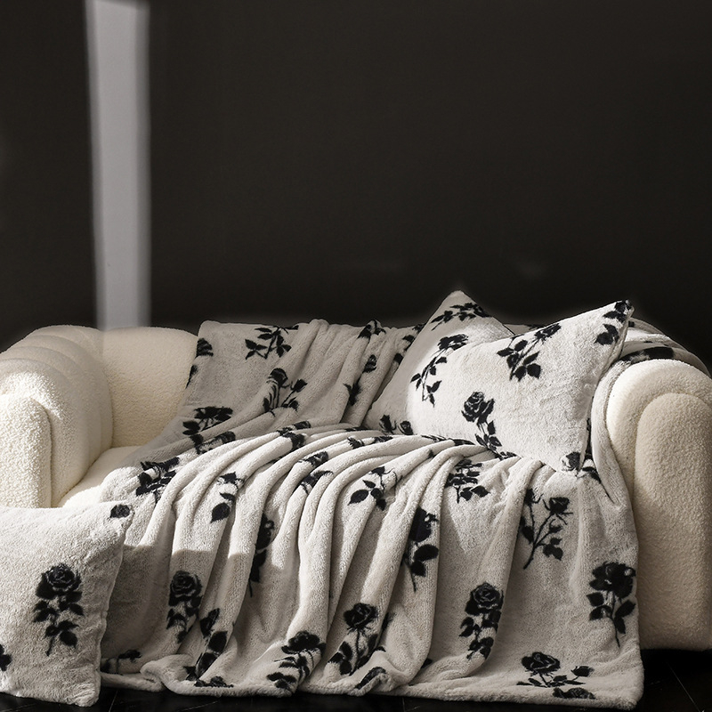 Milk blanket cu blană de iepure și velur, model dungi/geometric, 300–500 g, potrivit pentru toate anotimpurile