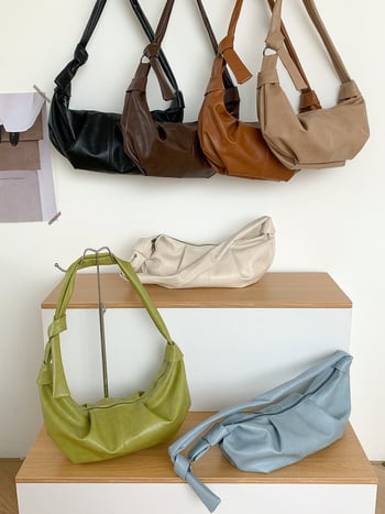 Dumpling-stil crossbody torba od PU, mekana koža, zatvaranje na zip, unutarnja zip torbica i džep za mobitel, poliester podstava, jedna naramenica, gradski minimalistički stil, proljeće 2025