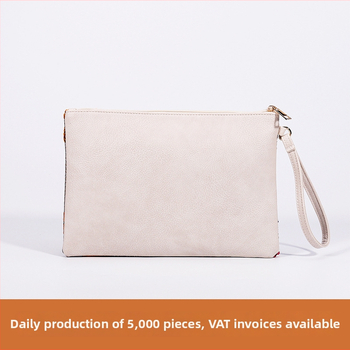 PP+PU anyagú clutch táska, poliészter bélés, cipzáras nyitás, belső cipzáras zseb