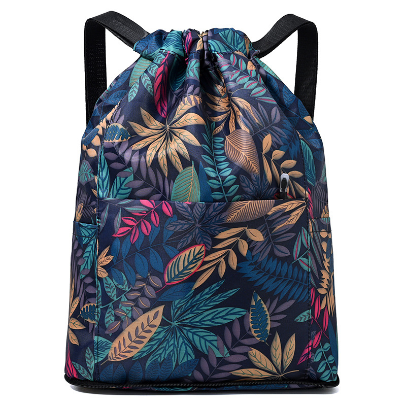 Σακίδιο με κορδόνι σε αστικό στυλ από Oxford ύφασμα, με εσωτερικό θήκη με φερμουάρ και πολυεστερική επένδυση, διπλώνεται για αποθήκευση