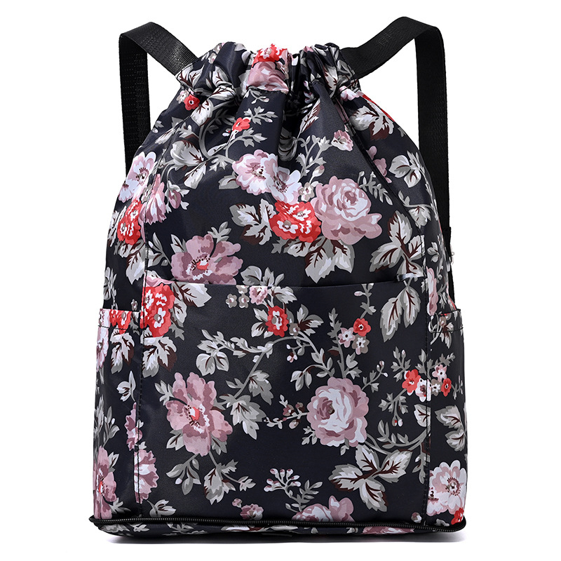 Σακίδιο με κορδόνι σε αστικό στυλ από Oxford ύφασμα, με εσωτερικό θήκη με φερμουάρ και πολυεστερική επένδυση, διπλώνεται για αποθήκευση