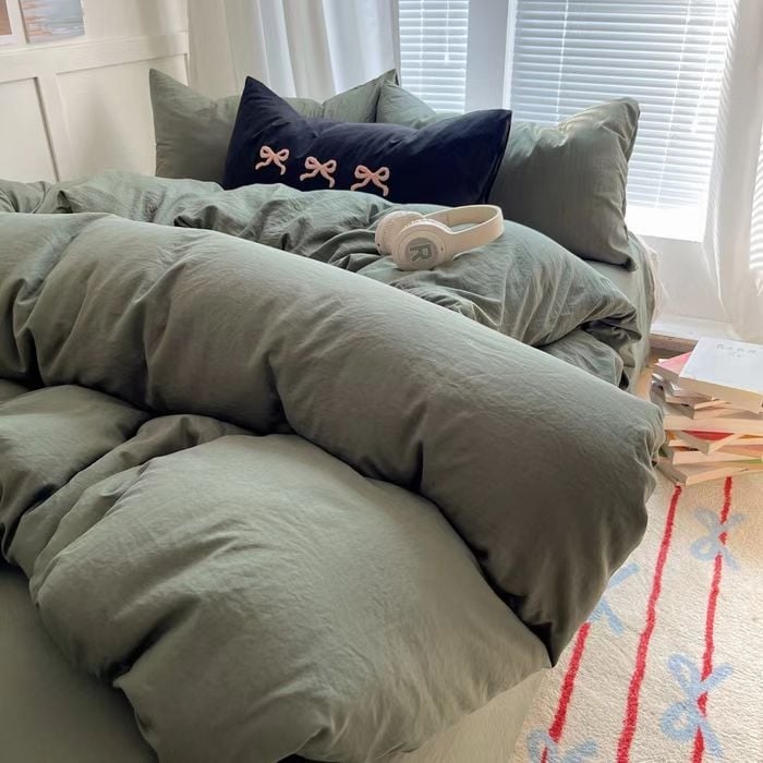 Set de patru piese – bumbac spălat, culoare solidă, vopsire reactiva, lavabil, greutate 800–1000 g, Ins-stil