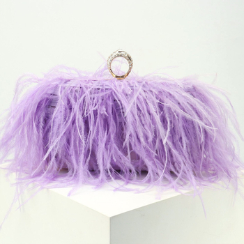 Medaji táska | Anyag: plüss | Belső: poliészter | Stílus: Kis négyzet alakú táska | Záródás: retesz