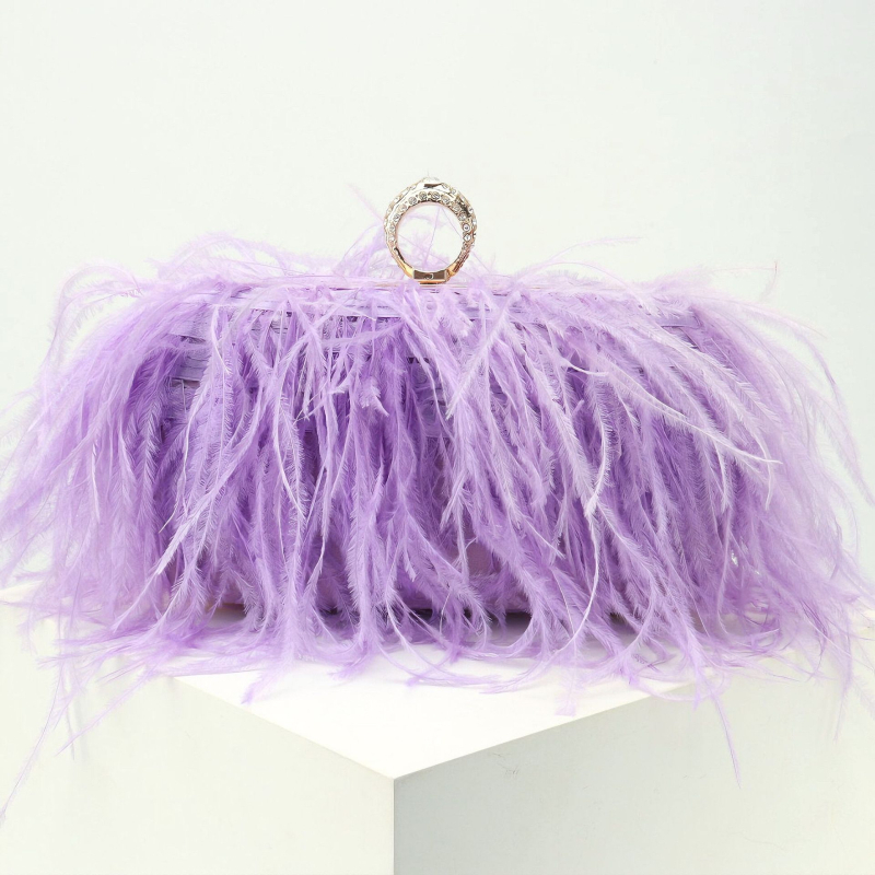 Medaji táska | Anyag: plüss | Belső: poliészter | Stílus: Kis négyzet alakú táska | Záródás: retesz