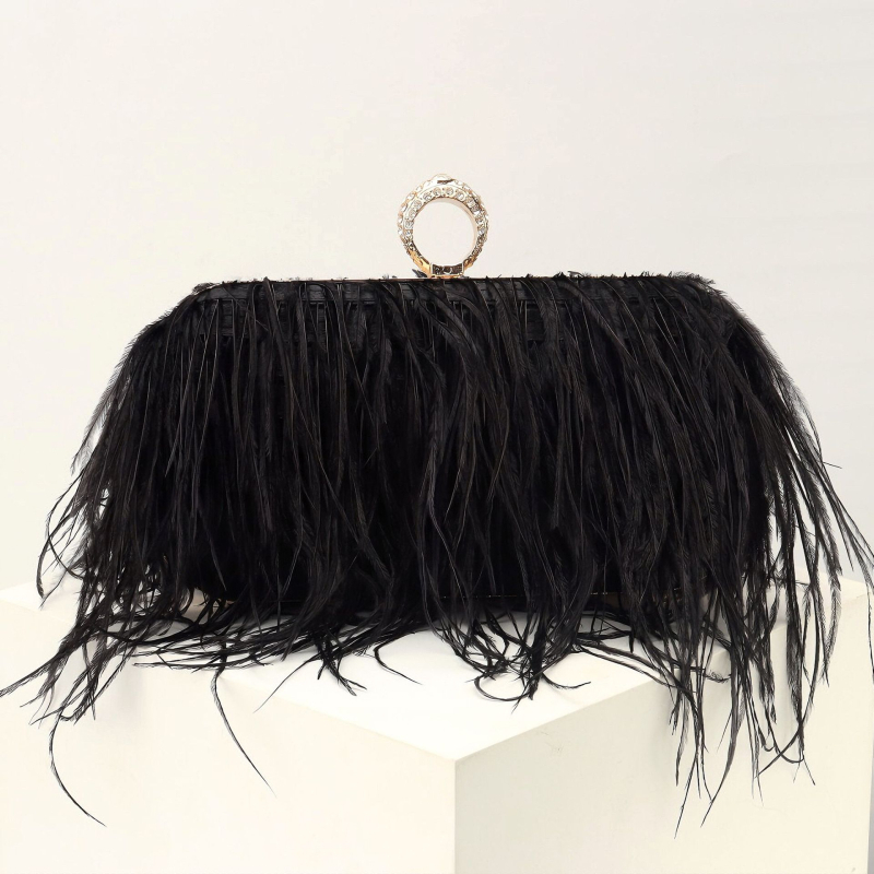 Medaji táska | Anyag: plüss | Belső: poliészter | Stílus: Kis négyzet alakú táska | Záródás: retesz