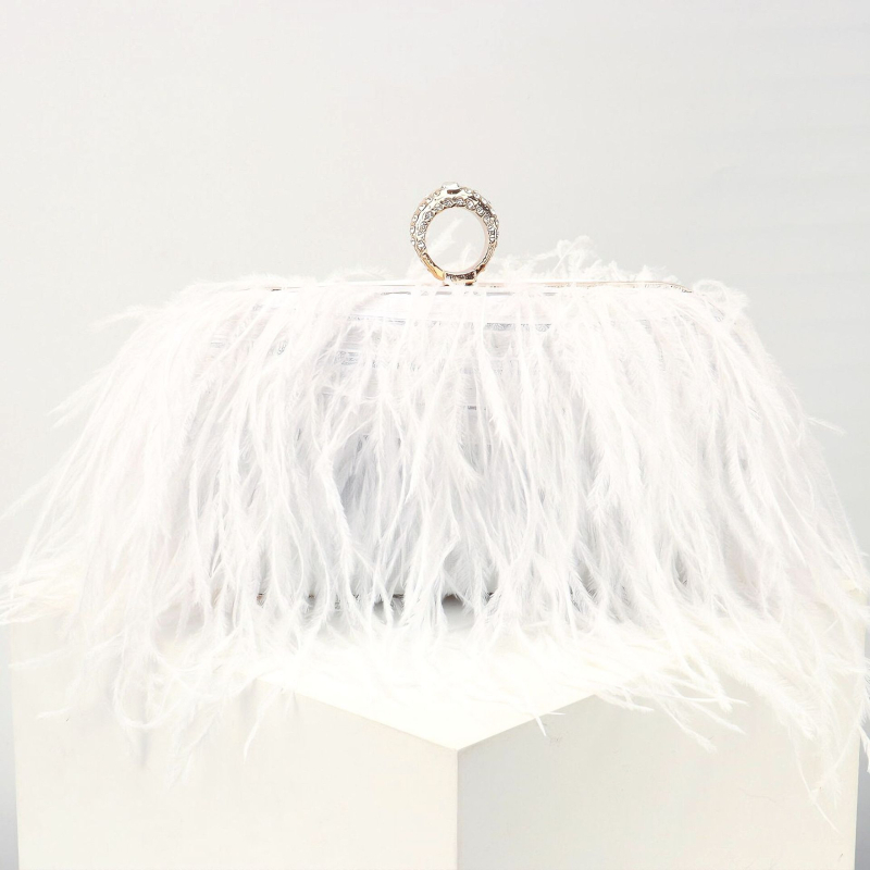 Medaji táska | Anyag: plüss | Belső: poliészter | Stílus: Kis négyzet alakú táska | Záródás: retesz