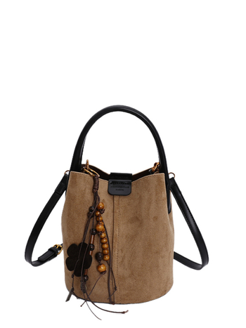 Velúrová bucket taška, mestský minimalistický štýl, magnetické zapínanie, jednoramenný popruh, vnútorné vrecká na telefón a dokumenty, podšívka z umelej kože