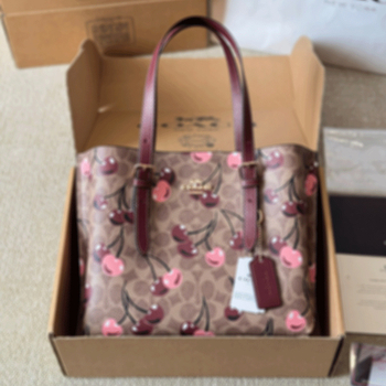 Geantă bucket din PVC, căptușeală PU, închidere cu șnur, formă orizontală pătrată, buzunar intern cu patch