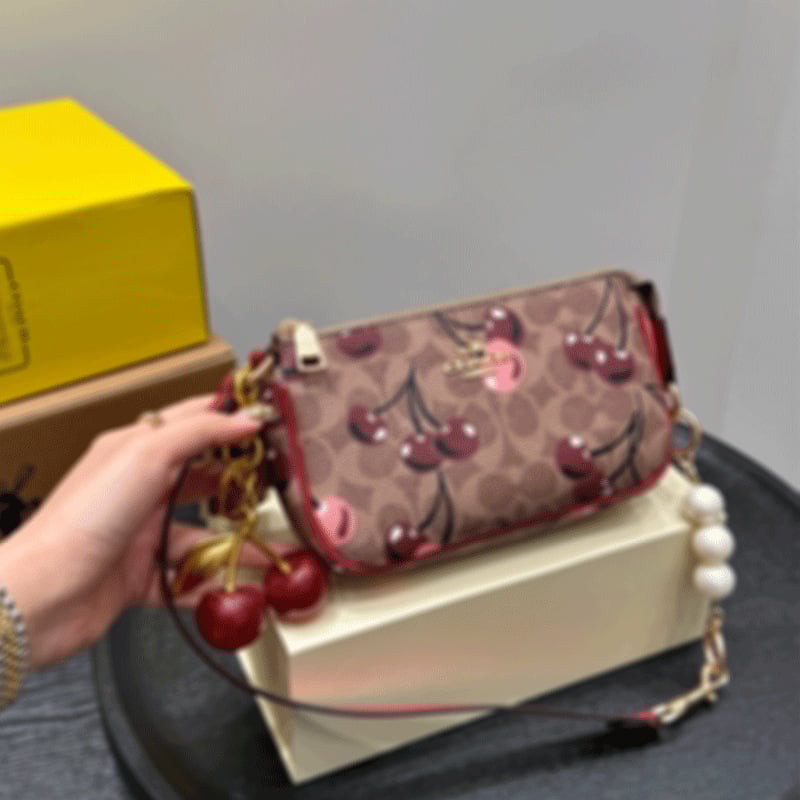 Geantă bucket din PVC, căptușeală PU, închidere cu șnur, formă orizontală pătrată, buzunar intern cu patch