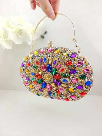 Estélyi crossbody táska fém lánccal, PU bőr, ovális alak, kapcsos záródás, telefon zseb