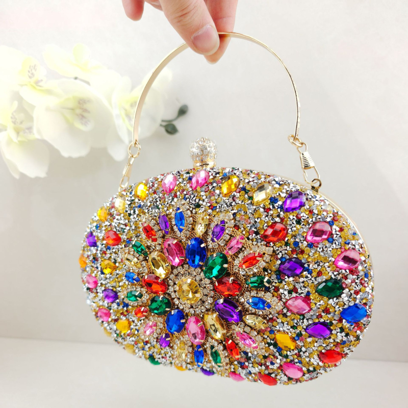 Estélyi crossbody táska fém lánccal, PU bőr, ovális alak, kapcsos záródás, telefon zseb