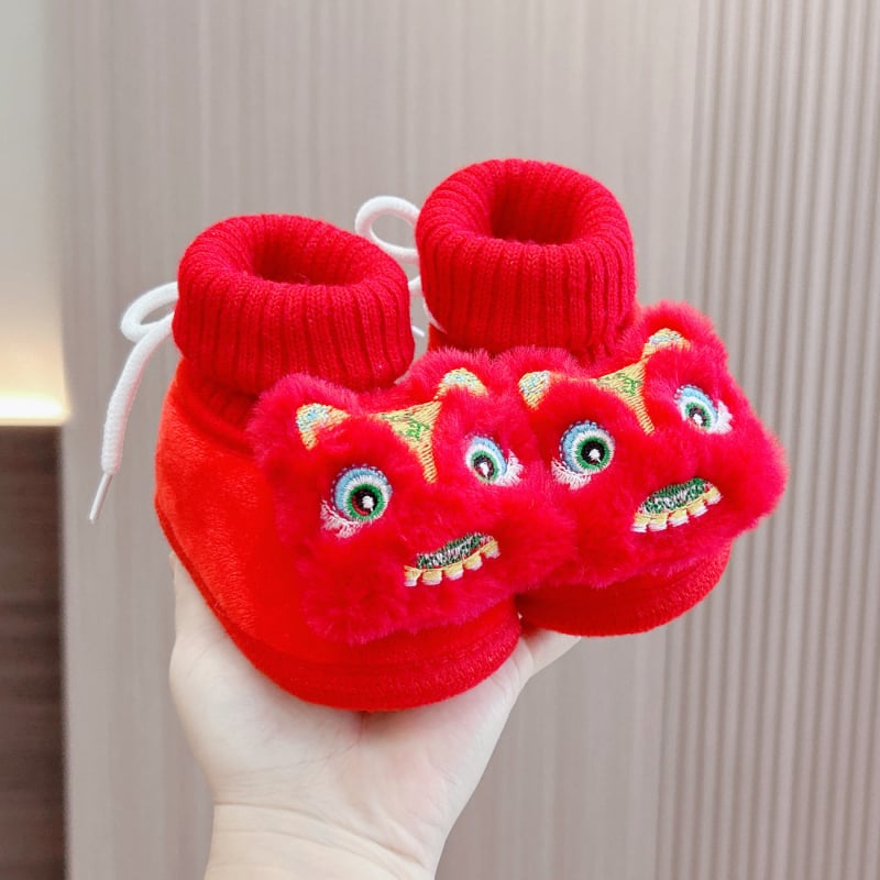 Baba első lépéses cipő - nubuk felső, vastag bélés a melegért, csúszásmentes talp, hátul kötés, 12-36 hónaposaknak