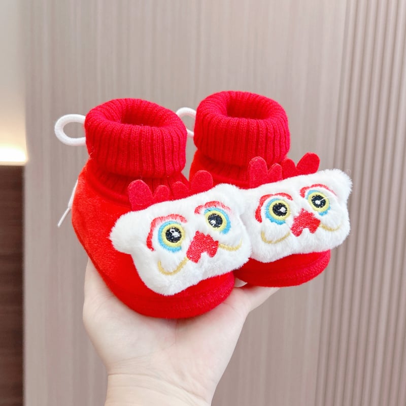 Baba első lépéses cipő - nubuk felső, vastag bélés a melegért, csúszásmentes talp, hátul kötés, 12-36 hónaposaknak