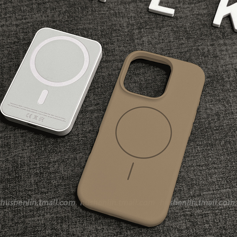 Folyékony szilikon tok iPhone 11–14 sorozathoz mágneses rögzítéssel, ütésálló, hőelvezetés, ujjnyom-mentes, spray felület