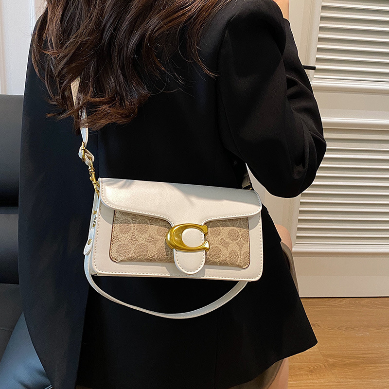 Caromanti PU Crossbody torba, horizontalnog kvadratnog oblika, s poklopcem otvaranja, unutarnji džep na zip, jedna naramenica
