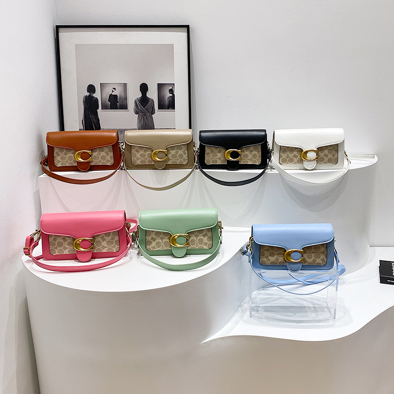 Caromanti PU Crossbody torba, horizontalnog kvadratnog oblika, s poklopcem otvaranja, unutarnji džep na zip, jedna naramenica