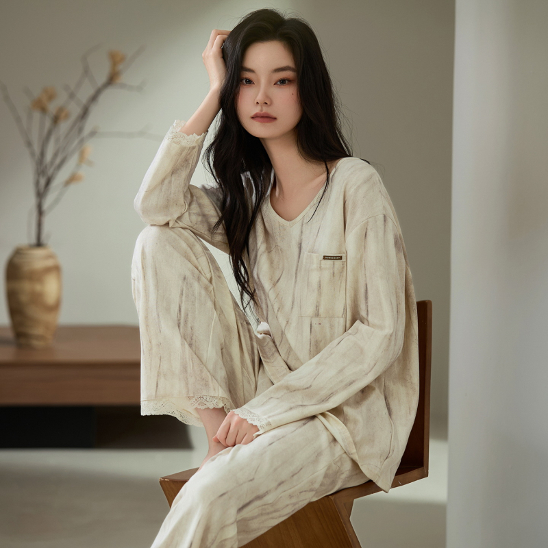 Σετ πιτζάμες από καθαρό βαμβάκι, μακριές μανίκια, στρογγυλή λαιμόκοψη, αντιβακτηριακό και αναπνεύσιμο, μεσαίου βάρους 181–200 g/m², κατάλληλο για άνοιξη και φθινόπωρο, για σπίτι και εξωτερικούς χώρους.