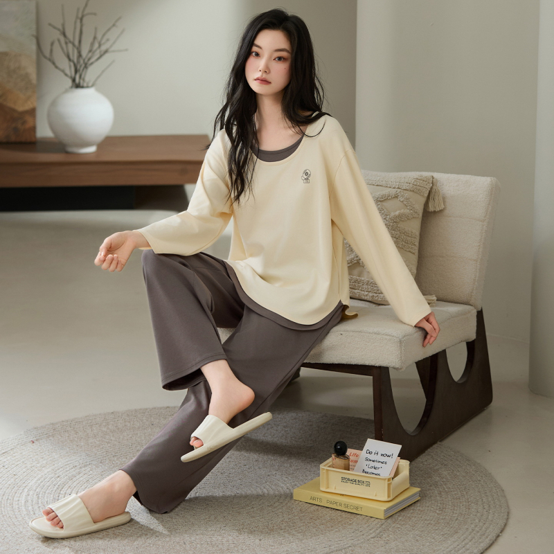 Σετ πιτζάμες από καθαρό βαμβάκι, μακριές μανίκια, στρογγυλή λαιμόκοψη, αντιβακτηριακό και αναπνεύσιμο, μεσαίου βάρους 181–200 g/m², κατάλληλο για άνοιξη και φθινόπωρο, για σπίτι και εξωτερικούς χώρους.