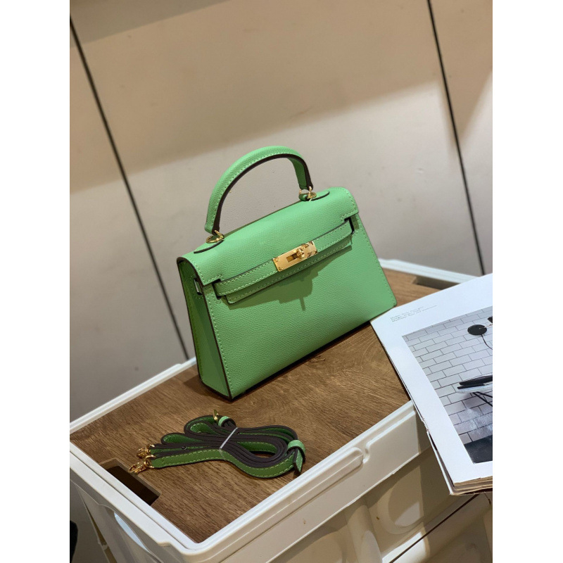 Mini Kelly torbica od ultrafibra, europsko-američki retro stil, vodoravni pravokutni oblik, zaključavanje s klipsom, unutarnji džepovi za telefon i dokumente
