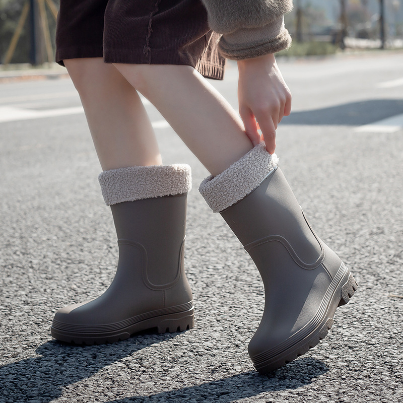 Ženske čizme za kišu do polovice potkoljenice, debeli đon, niski pet 1–3 cm, slip-on, vodootporne