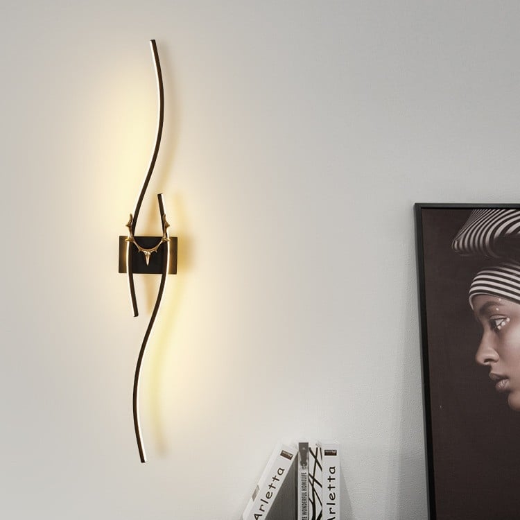 Φωτιστικό τοίχου LED με σχέδιο κέρατος ελαφιού, μοντέρνο μινιμαλιστικό στυλ, αλουμινένιο σκίαστρο, μεταλλικό σώμα, 220V