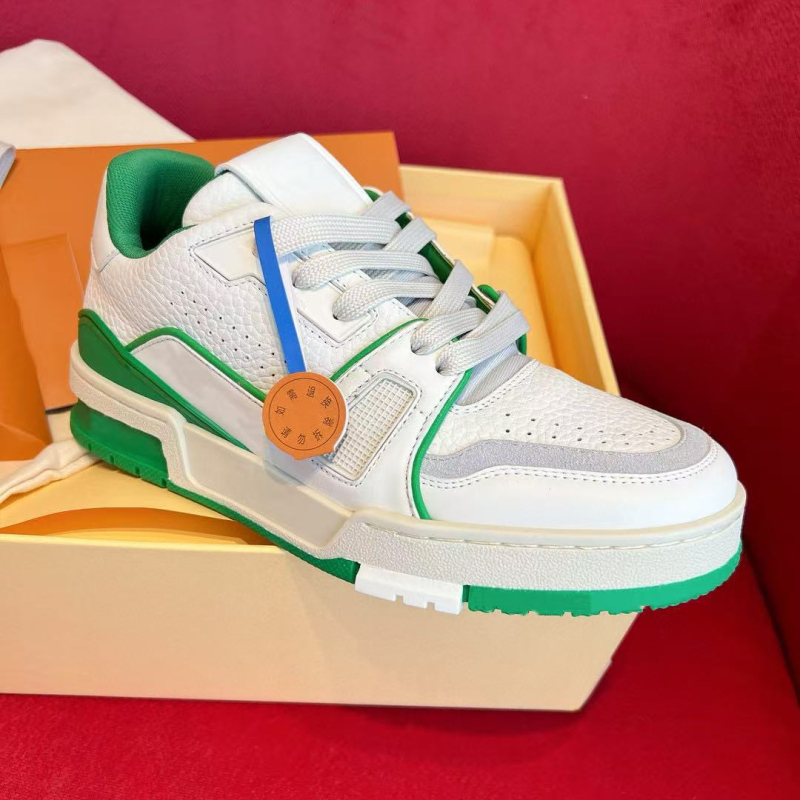 Αθλητικά παπούτσια από γνήσιο δέρμα, χαμηλό πάνω μέρος, με κορδόνια, καουτσούκ σόλα