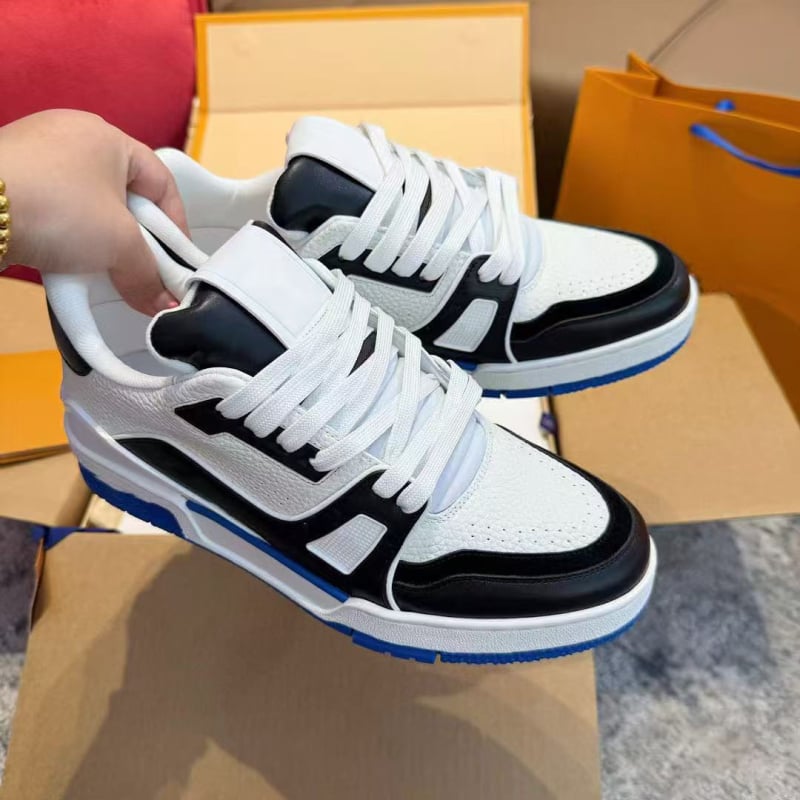 Αθλητικά παπούτσια από γνήσιο δέρμα, χαμηλό πάνω μέρος, με κορδόνια, καουτσούκ σόλα