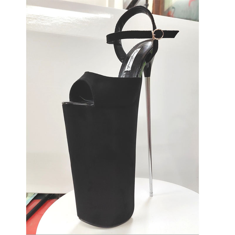 Сандали с тънък ток над 8 см, горна част от кърдюрен плат, закопчаване с катарама, отворен пръст, подметка от гума, вътрешност микрофибър