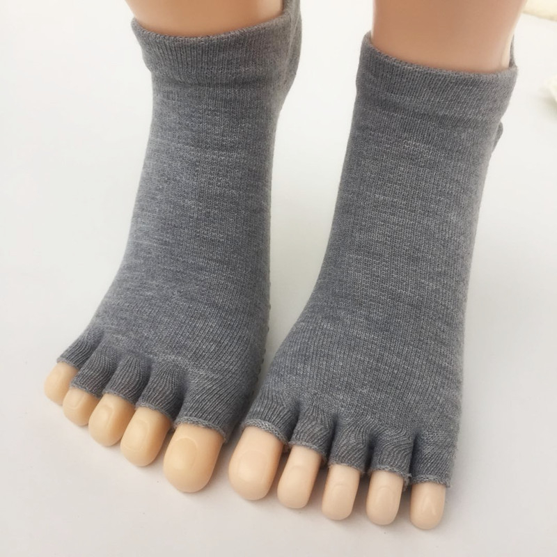 Petprstne joga čarape s protivkliznom i razdvajanjem prstiju, 100% pamuk, kratka visina, pletene jednim iglom