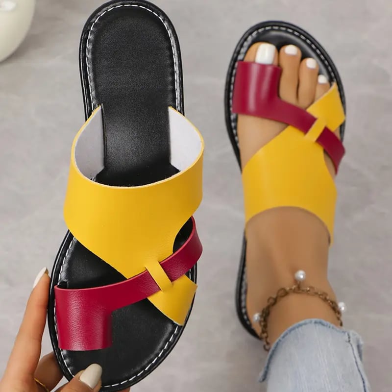 Сандали с горна част от телешка кожа, кожена подплата, нисък връх, нос с форма на риба, подметка от плат (0–3 см дебелина)