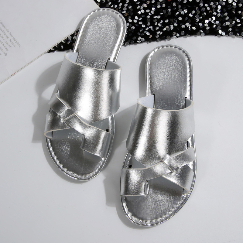 Сандали с горна част от телешка кожа, кожена подплата, нисък връх, нос с форма на риба, подметка от плат (0–3 см дебелина)