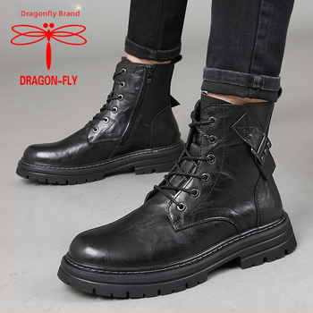 Dragonfly márkájú férfi bőrbakancsok brit stílusú Martin típusú, alacsony cső, felsőrész első réteg marhabőrből, belső rész és talpbetét sertésbőrből, vulkanizált gumi talp, magasságot növelő funkció