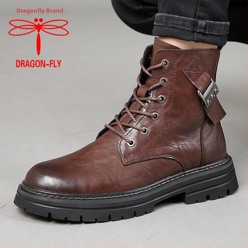 Dragonfly márkájú férfi bőrbakancsok brit stílusú Martin típusú, alacsony cső, felsőrész első réteg marhabőrből, belső rész és talpbetét sertésbőrből, vulkanizált gumi talp, magasságot növelő funkció