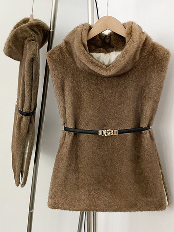 Dámsky vest z umelej kožušiny, bez rukávov, krátky strih, malý rolákový golier, 95%+ umelej kožušiny