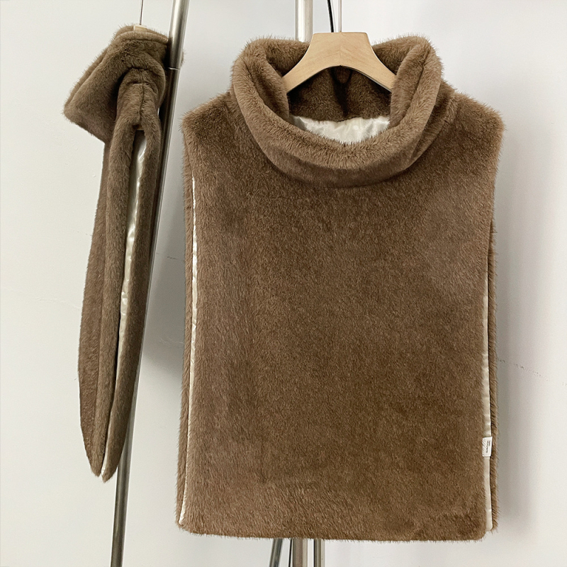 Dámsky vest z umelej kožušiny, bez rukávov, krátky strih, malý rolákový golier, 95%+ umelej kožušiny