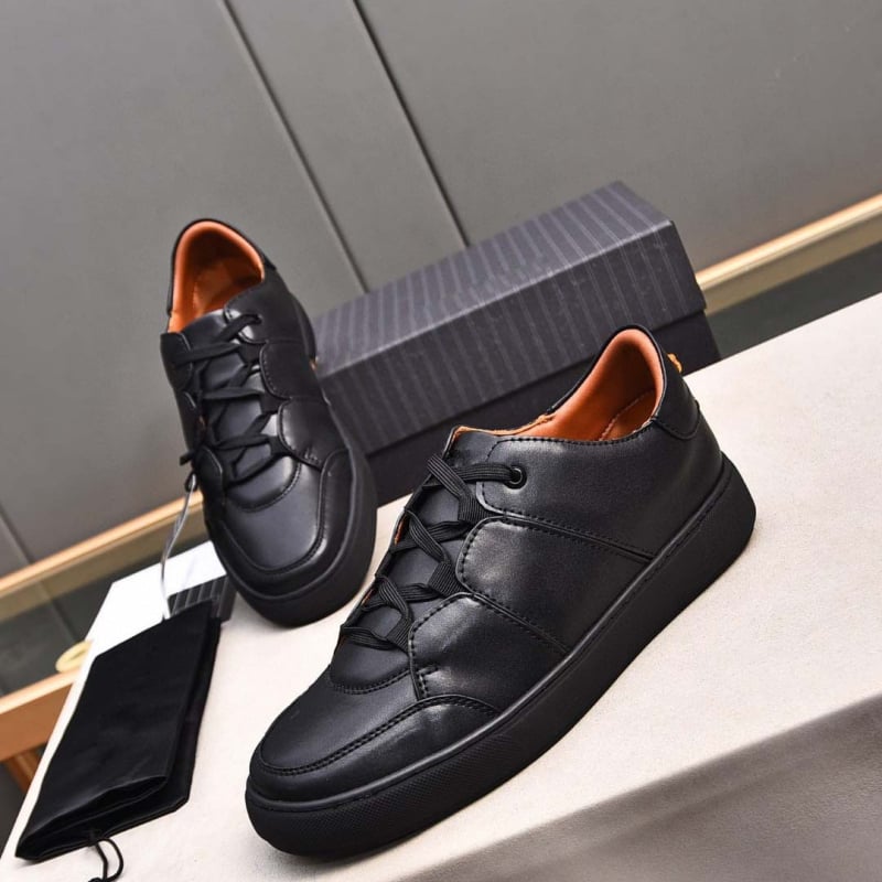 Ανδρικά sneakers με επάνω από δέρμα βοοειδών, στρογγυλός δάκτυλος, κούμπωμα με κορδόνια, χαμηλό ύψος, καουτσούκ σόλα