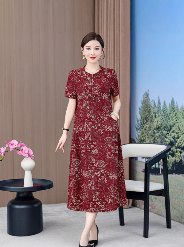 A-line haljina u kineskom stilu s cvjetnim uzorkom, ovratnik Cheongsam tipa, kopčama s tri gumba, poliester tkanina, srednje duljine.