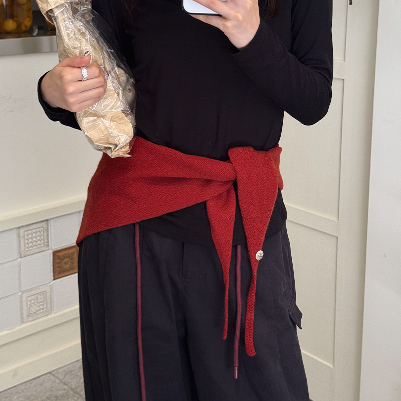 Вълнен триъгълен плетен шал – Топлина, Warp плетене, Есен, Оригинален дизайн, Средна дължина