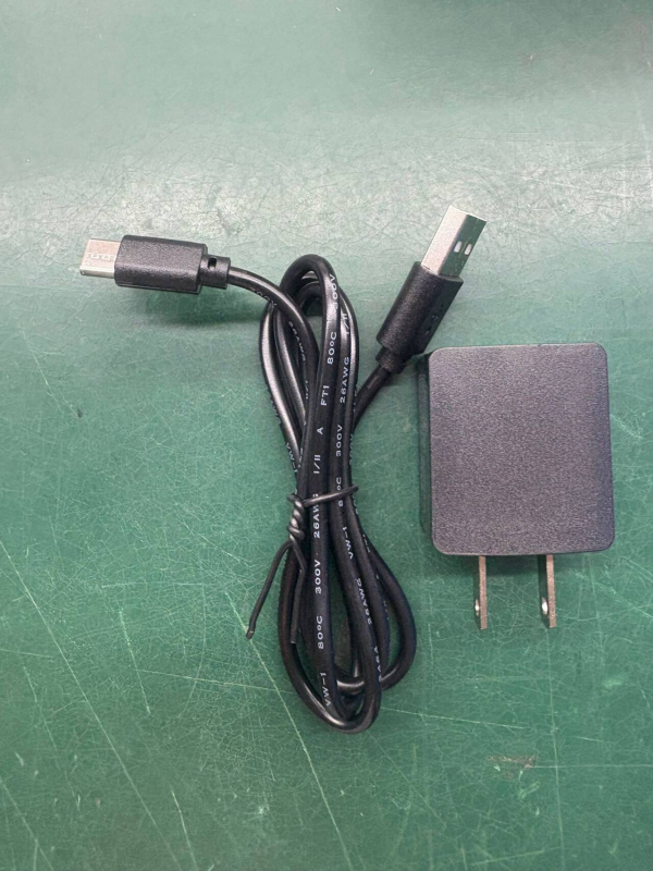 Walkie-Talkie LiPo akkumulátor USB töltővel – Kapacitás 8000, RF Kimenet 400, Frekvenciasáv 10km-50km, Elméleti távolság 1.5km-3km, Vízálló