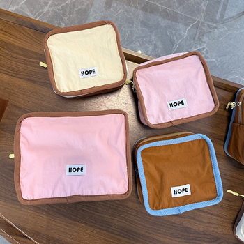 Geantă cosmetică din nylon, stil urban minimalist, geantă mică pătrată, organizator cosmetic de voiaj portabil, lansare vara 2025