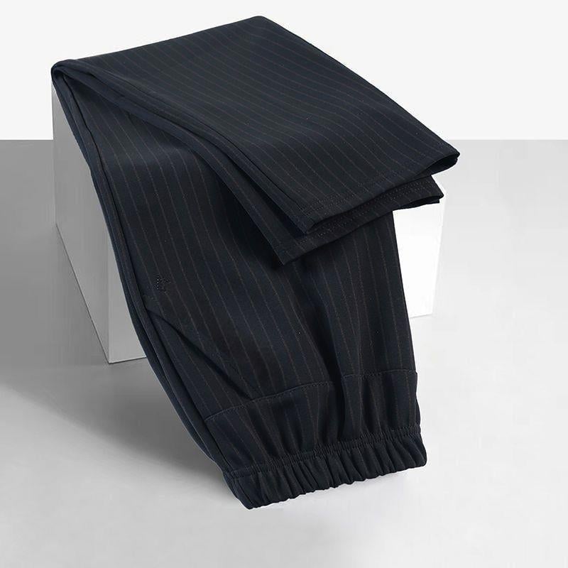 Női capri nadrág, magas derék, laza szabás, egyenes szár, poliészter anyag (90-95% poliészter)