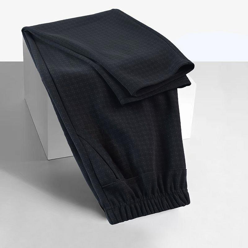 Női capri nadrág, magas derék, laza szabás, egyenes szár, poliészter anyag (90-95% poliészter)