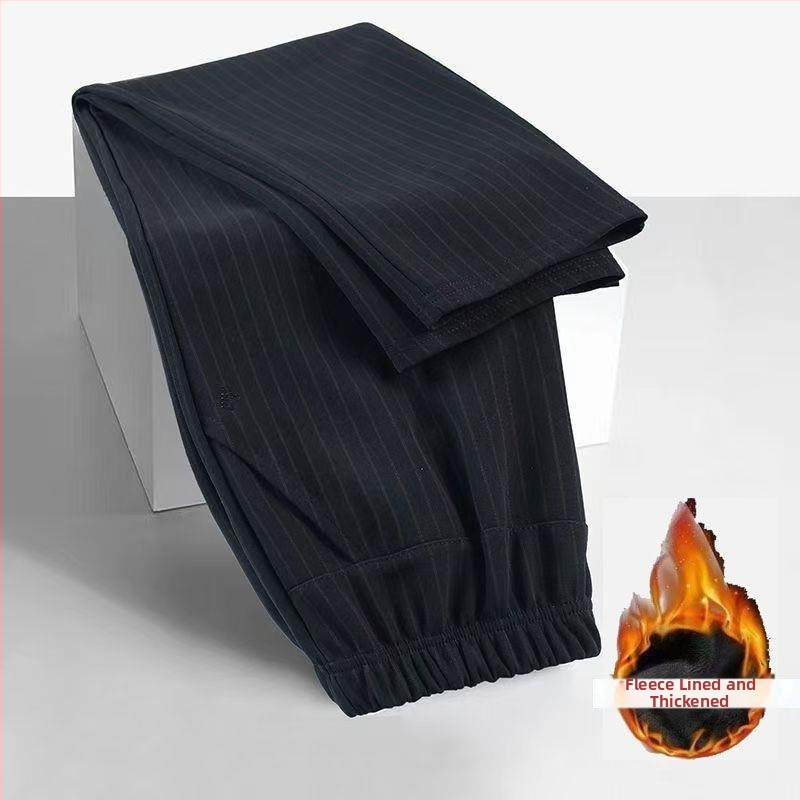 Női capri nadrág, magas derék, laza szabás, egyenes szár, poliészter anyag (90-95% poliészter)