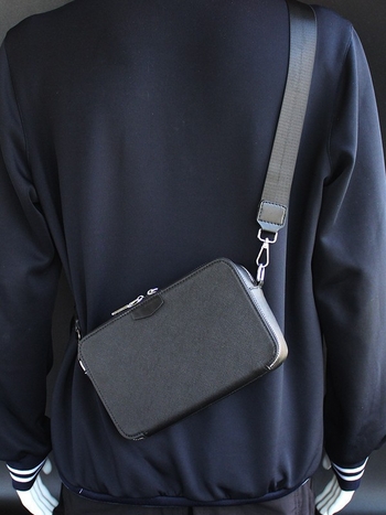 Muška crossbody torbica – ulični stil, mikrofiber koža, lagana, strukturirana