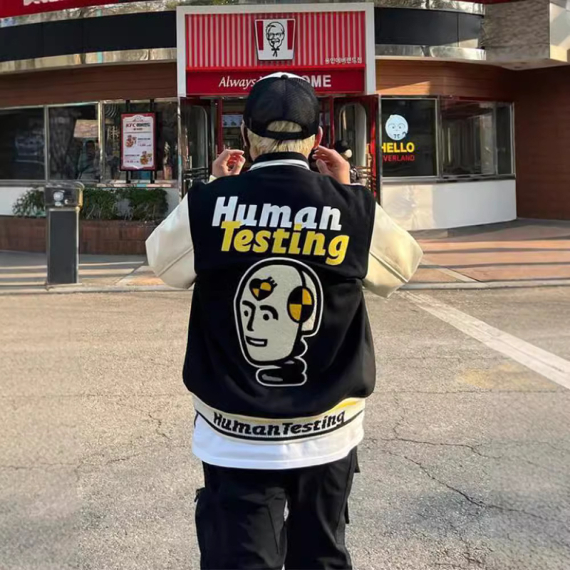 Kabát so srdcom vyšívaným, japonský retro dizajn, umelá vlna, dlhé rukávy, guľatý výstrih, zapínanie na jeden rad gombíkov, zima 2025.