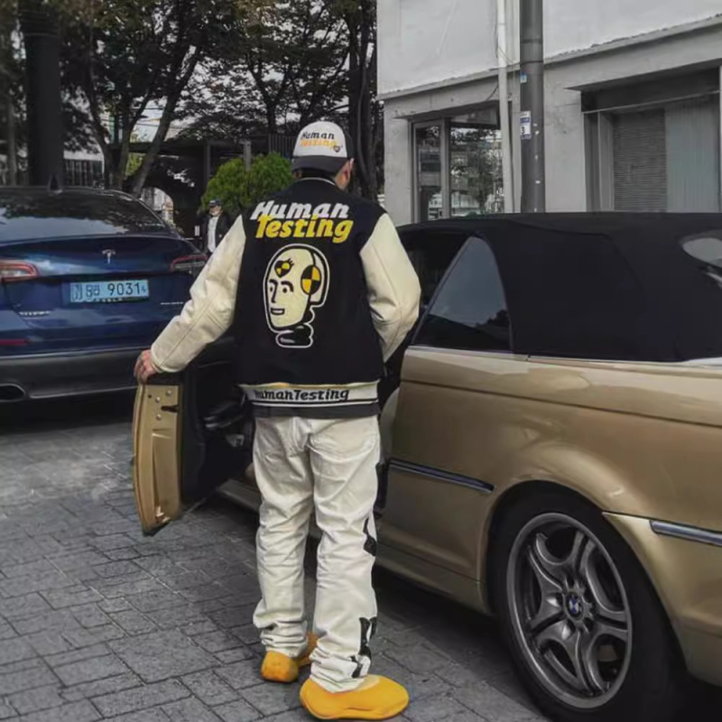 Kabát so srdcom vyšívaným, japonský retro dizajn, umelá vlna, dlhé rukávy, guľatý výstrih, zapínanie na jeden rad gombíkov, zima 2025.