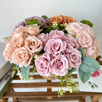 7‑fejű kézzel tartott rózsák esküvői fotózáshoz – rekvizit | Márka: Quanyi flowers; Anyag: Pan fabric; Fajta: Rose