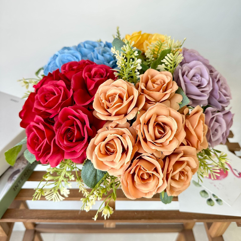 7‑fejű kézzel tartott rózsák esküvői fotózáshoz – rekvizit | Márka: Quanyi flowers; Anyag: Pan fabric; Fajta: Rose