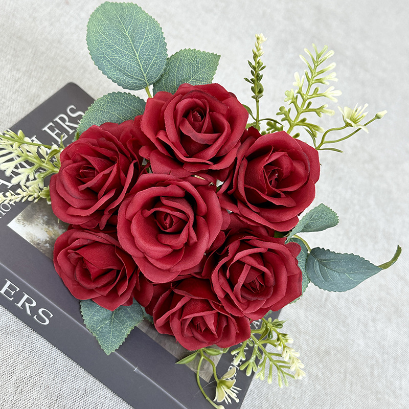 7‑fejű kézzel tartott rózsák esküvői fotózáshoz – rekvizit | Márka: Quanyi flowers; Anyag: Pan fabric; Fajta: Rose