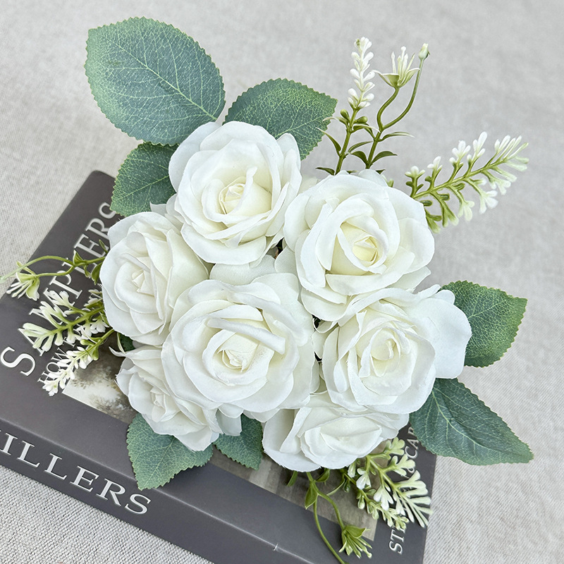 7‑fejű kézzel tartott rózsák esküvői fotózáshoz – rekvizit | Márka: Quanyi flowers; Anyag: Pan fabric; Fajta: Rose